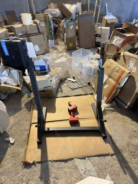 سلام عليكم حماله شفت متحركه  تصعد وتنزل وشفت Z جدد ما مستعملات ***********
