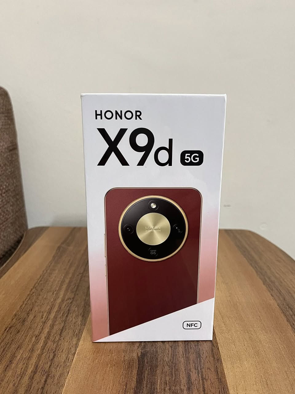 حياكم الله 
هاتف هونر x9d ( غير مستخدم ، غير مفتوح من العلبة) ضمان مجموعة الوطني  
الذاكرة 256 العشوائية 12 
العنوان بغداد - الدورة *********** 
السعر 370,000 * يوجد توصيل داخل بغداد فقط
