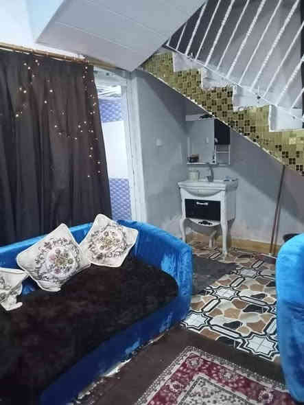 #اللهم صل على محمد وآل محمد 

 #دار سكن حي الجامعة 

#المساحة 100 متر  

#تفاصيل الدار 

غرفتين وصالة ومطبخ وصحيات داخلية وخارجية وغرفة في الطابق الثاني 

السعر 35 مليون 

_______________________________
لشراء ومعرفة السعر يراجع مكتب الناجح للعقارات الكائن في السماوة 
حي الحكم قرب مرطبات فستقه أو مراسلتنا ع الخاص او الاتصال ع الرقم التالي 
*********** بي واتساب 
*********** بي واتساب
 علمأ دوام مكتبنا من 9 صباحأ  ولغاية 10 ليلأ  
مصطفى للعقارات
