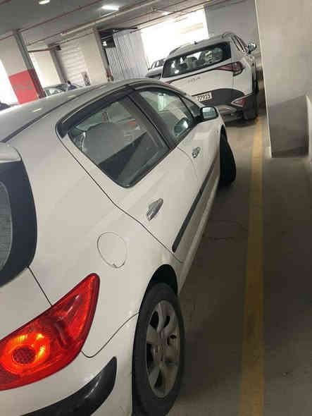 سلام عليكم بيجو 307 موديل 2006 سياره مكفوله كفاله عامه مساعده الدوسه اليمنه بيها صبغ على كد شبرين وباقي السياره مكفوله ماشيه 204 الف السياره خير من الله على أيدي محرك جديد كير جديد عادي شلعه بيها كلش قويه كشنات جدد امهات التوجوه ويل كب خمسه مع الاسبير صدر امامي خلفي جديد تاير جديد تبريد وياه السويج السياره برغي ميحتاجلها اطلع بيها اتري وين مايعجبك اشوف السعر مايعجبك اعبر المنشور وان شاء الله تلكا الاحسن سنويه بالاسمي مكاني الدوره هور رجب او الحارثيه السعر 68 بيها مجال بسيط حك الجيه رقمي *********** 
بي واتساب
