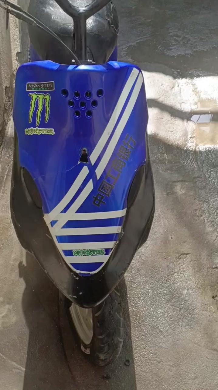 سلام عليكم دراجة للبيع بيجي حربي المكينة ناعمة كلش التأيرات جدد بس الفلكيوم خربان الدراجة تشترل بس ذب بنزين يعني من تمشي مابيهة شي بس من توكف وديتهة المصلح قال الفاكيم 5الف المكان بو الخصيب عويسان شارع القصور السعر 150 هاء رقمي ***********
