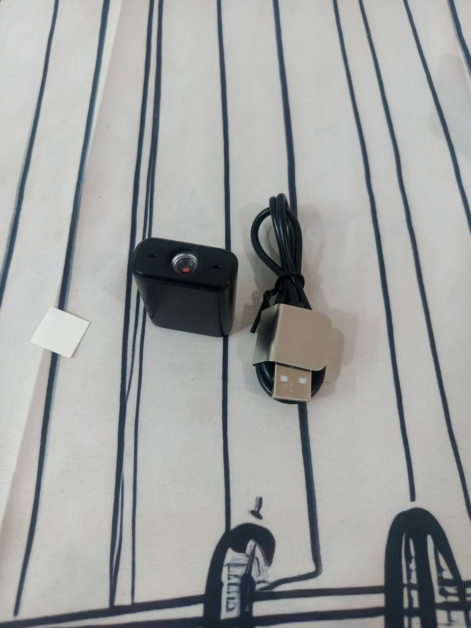 📷 كاميرا مراقبة صغيرة مخفية – جودة عالية 1080p
🔹 حجم صغير جدًا وسهلة الإخفاء
🔹 تصوير فيديو واضح مع تسجيل صوت
🔹 تدعم كارت ميموري لحد 32GB
🔹 تعمل على الشحن أو البطارية
🔹 مناسبة لمراقبة المنزل، المكتب، السيارة
📦 المحتويات:
✔️ الكاميرا
✔️ كابل شحن USB
✔️ لاصق للتثبيت
💰 السعر: 15,000 توصيل مجاني،،
🚚 توصيل متوفر لجميع المحافظات
📩 للحجز والاستفسار راسلنا خاص الآن
@إشارة


**إذا كنت صاحب هذا الإعلان وتريد حذفه لأي سبب، رجاءا أرسل رسالة إلى الدعم الفني**