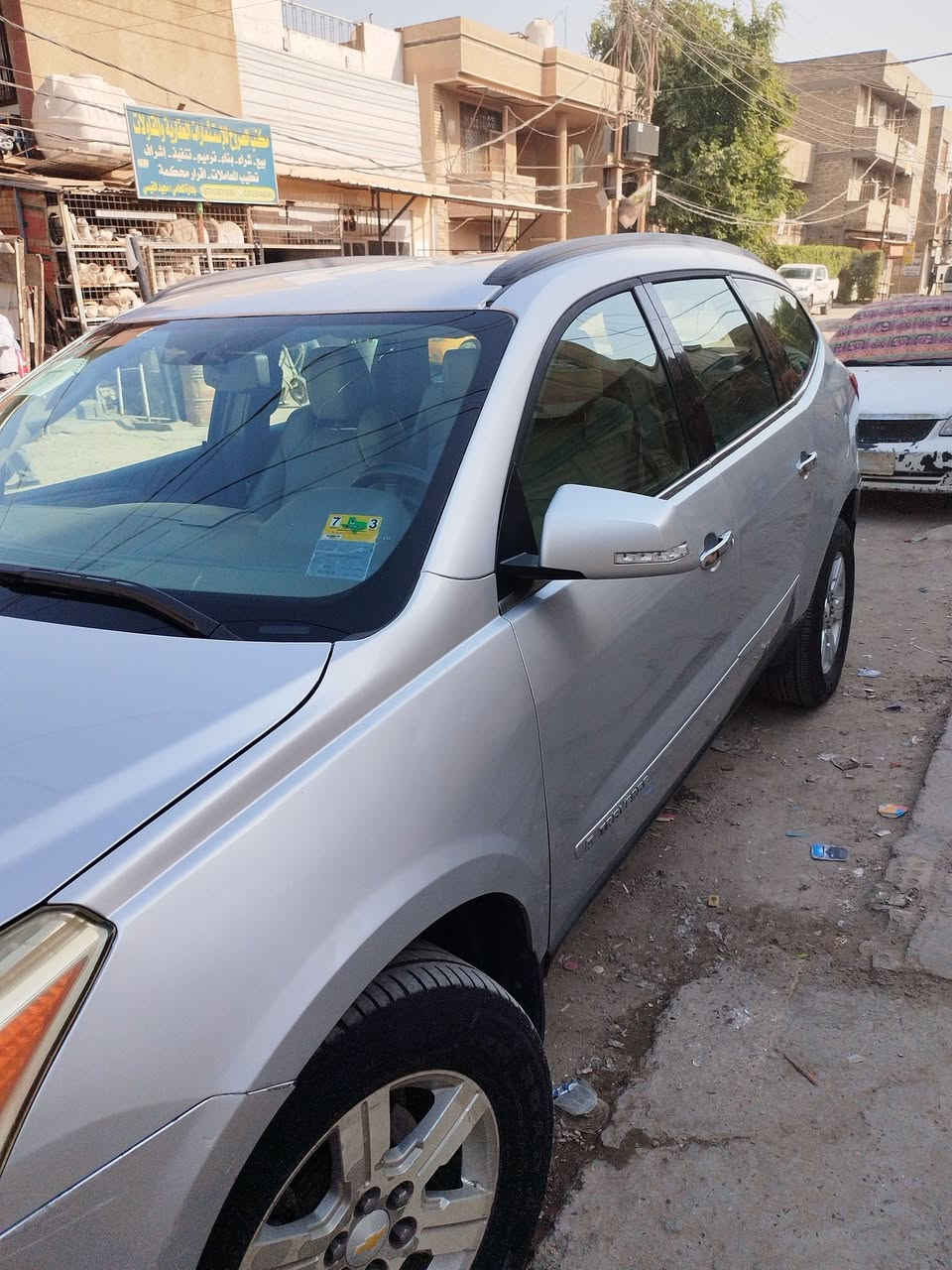 السلام عليكم....شوفرليت ترافرس موديل 2009..
رقم بغداد سيارة بدون اي نقص نظافة كاملة...
كير ومحرك وكهرباء مع الصدر حالة جيدة جدا.
تبريد 3 قطع.
كشنات كهربائية  
السيارة باسمي تحويل ثاني يوم.
السعر 90 $...بيها مجال بسيط جدا.
مكان السيارة بغداد .
للاستفسار الاتصال ***********
