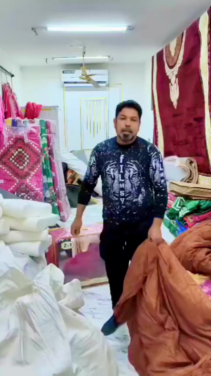 ياالله لهم صلي على محمد وال محمد 🤲🏼🤲🏼
توفر لحاف الصيفي 👈6قطع
والعرووض مستمره 🥰 
بس يم 🎊 
مجمع ___وتنزيلات__العائله 💣💣


**إذا كنت صاحب هذا الإعلان وتريد حذفه لأي سبب، رجاءا أرسل رسالة إلى الدعم الفني**