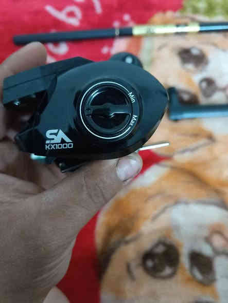 يا الله عيني مكينة اوفر هيد جديد غير مستخدم مكينة تخبل نضام المكينة ام الشاشة سعر  المكينة 20الف عنواني بغداد الدورة شارع ستين رقمي ***********يوجد خدمة توصيل الجميع المحافضات 5تالاف الحجز ولاتصال على الواتساب او على الخاص
