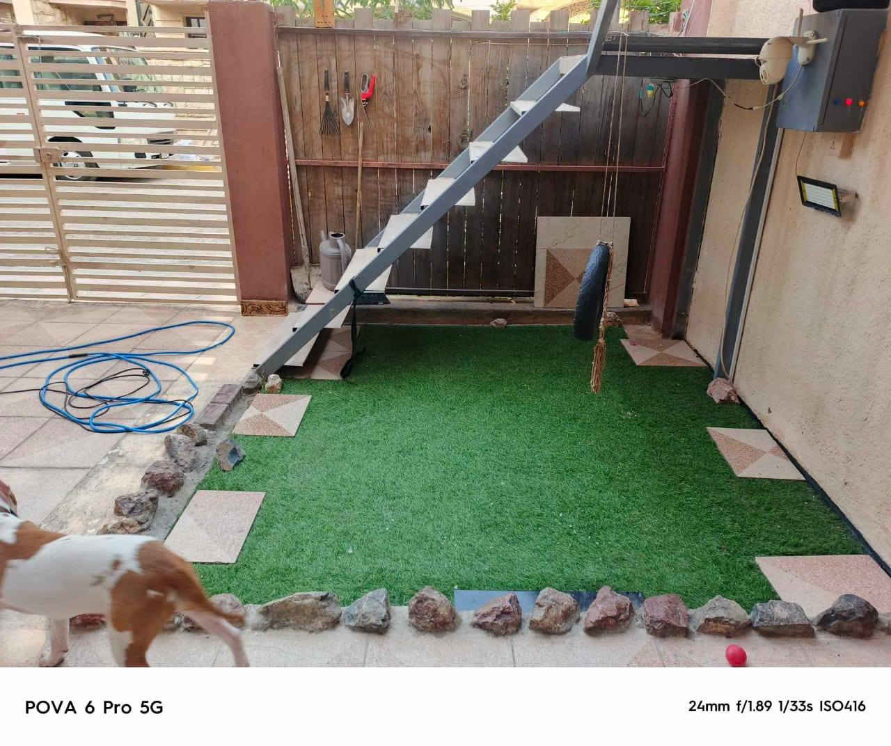 للبيع دار مساحه ١١٥م
 ٣نوم وصاله مع الخدمات سيراميك بناء حديث
 الطابق الثاني نفس الطابق الارضي ومعزول للاستثمار
الموقع حي الجهاد الاساتذه مقابل شقق حي السلام
*********** للأستفسار
