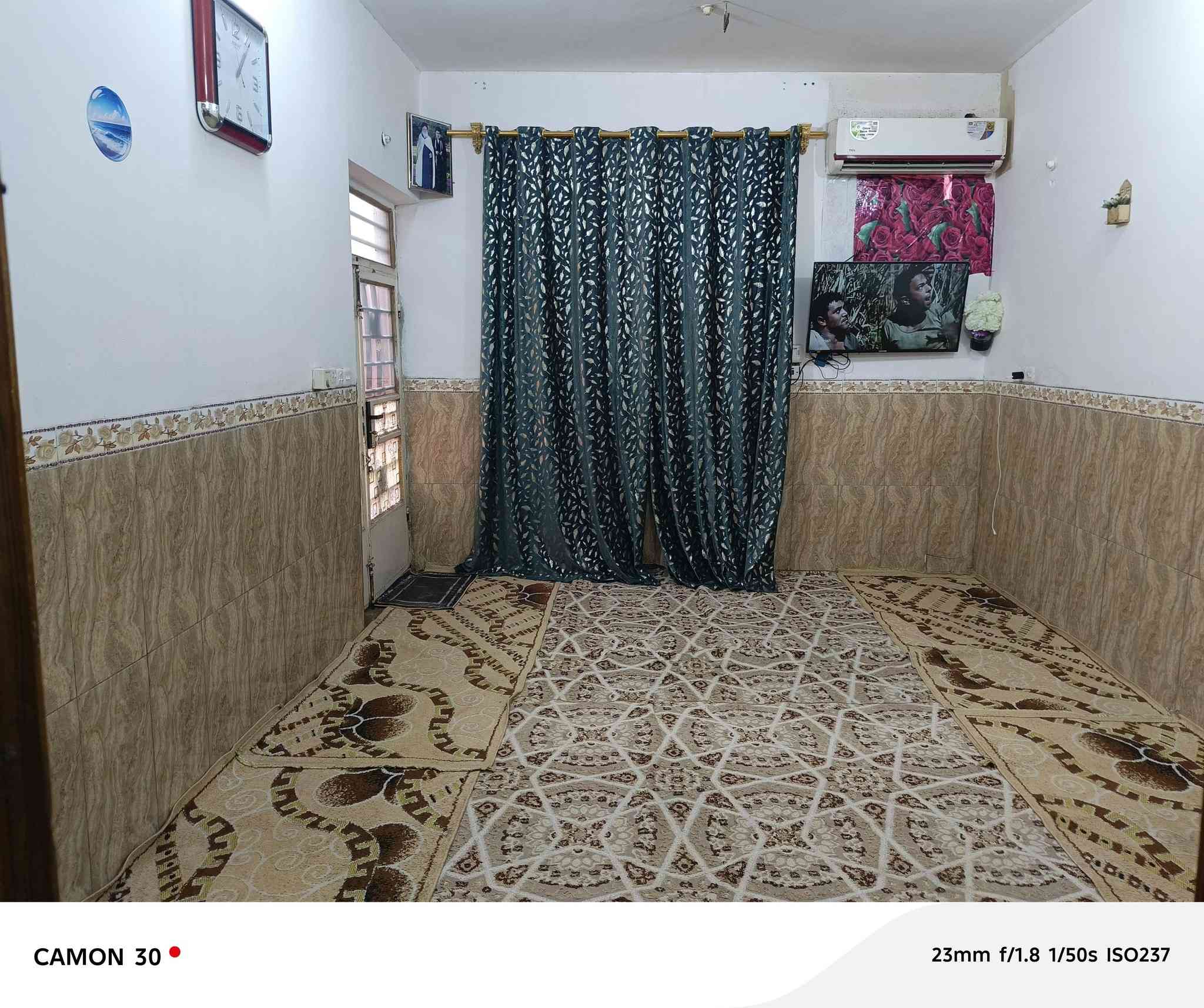 سلام عليكم بيت البيع 120متر ركن يتكون غرفة وصالة ومطبخ وستقبال وصحيات  كربلاء الحر الرشيد قريب عله متجع الشكرجي  السعر 60 وبي مجال لاستفسار  ‏‪***********‬‏
