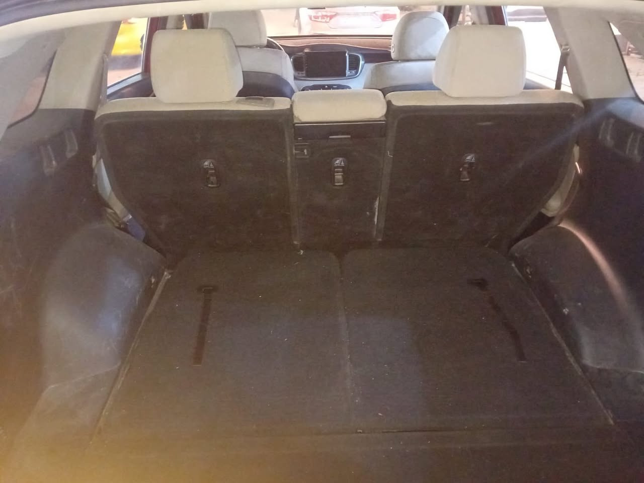 السلام عليكم
كيا سورنتو
وارد امريكي موديل 18
حادثها جاملغ ونص الباب جهة السايق 
السياره خاليه من اي مواصفات
4 سلندر
التبريد قطعتين 
السياره مكانها بغداد الجديدة النعيريه
للاستفسار اكثر الاتصال : ***********
