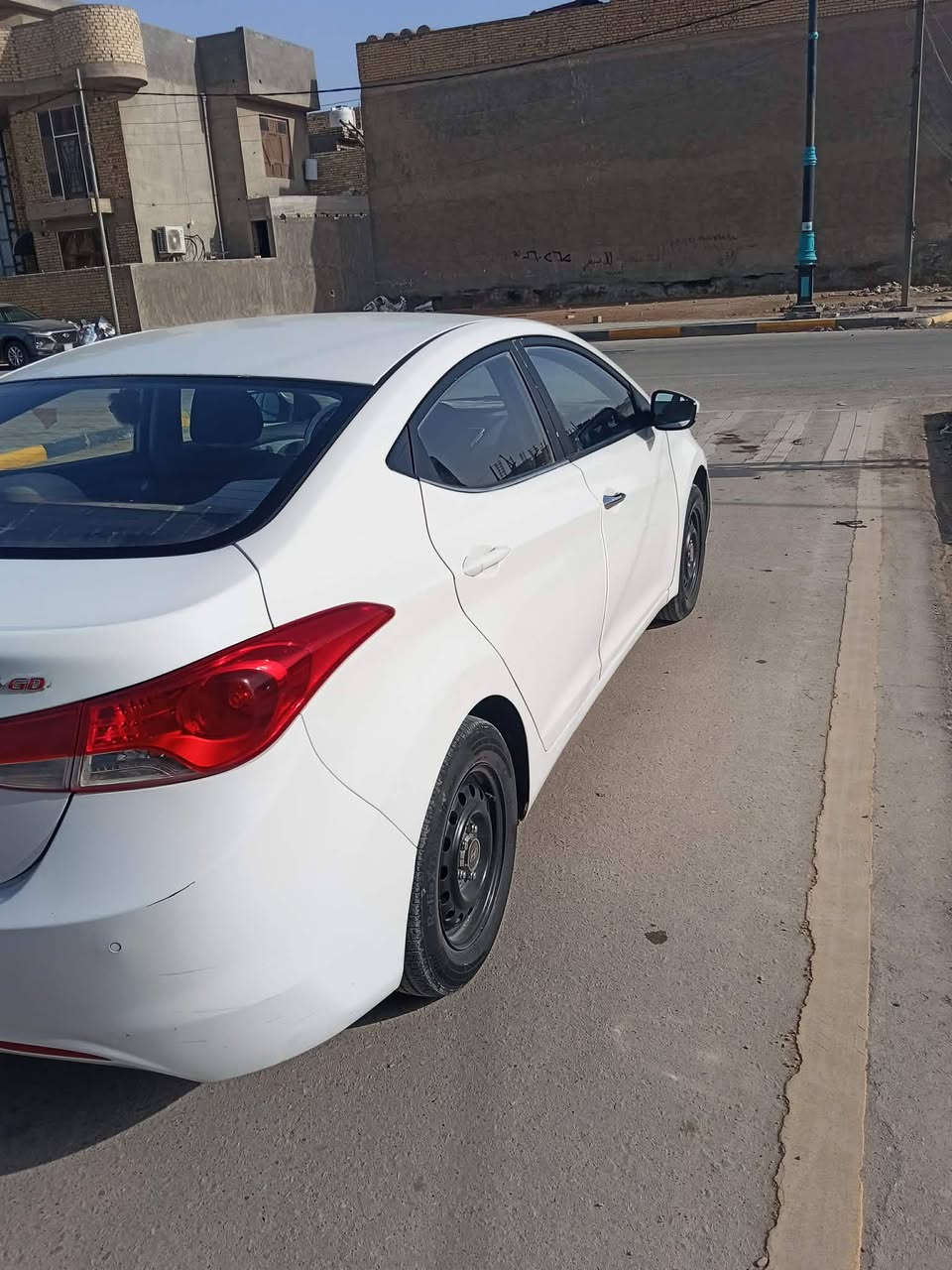 سلام عليكم النتره موديل 2012 رقم واسط دولي سنويه لا 30 تحويل ثاني يوم سياره جاهزه من  كلشي تخم تاير جديد حداديه جديده تبريد ثلج بيه رشات صبغ اثر شخوط مكفواله من الضربه مكان السياره كوت مركز المدينة السعر 100الاستفار لا تصال ***********
