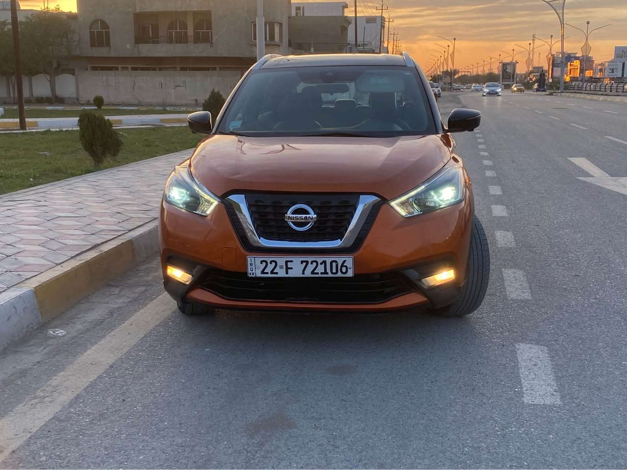 سلام عليكم نيسان كيكس للبيع 
موديل ٢٠٢٠
لون مشمشي السياره فول SRالمرغوبه موصفات سقف اسود 
كشنات جلد +تدفئ +ردار قيادة +مسار +بريك ذاتي خلفي امامي+حساس ٣٦٠ درجه+كامره دواره ٣٦٠ درجه+رادار بل مرايه + تشغيل عن بعد + سستم سمعات بلدي BOSE اهويه مصفات بيها بعد 
ضرار السياره كولش خفيفه موكانين بل بونيد بي صبغ كد ١٠ سنتيم فقط بدون شواصي بدون ايرباك حته دعاميه بلادي ليتات بلادي 
٣ انضمه eco+سبورت +S 
عداد الكتروني ليتات عدسه +ليد كشن اسود مطعمً مشمشي  السياره بسمنه اتريد وكاله او تحويل مكان السياره كركوك خضراء 
رقم جديد دولي اربيل 22 السياره مال بيت 
رقام الهاتف*********** كركوك, العراق
