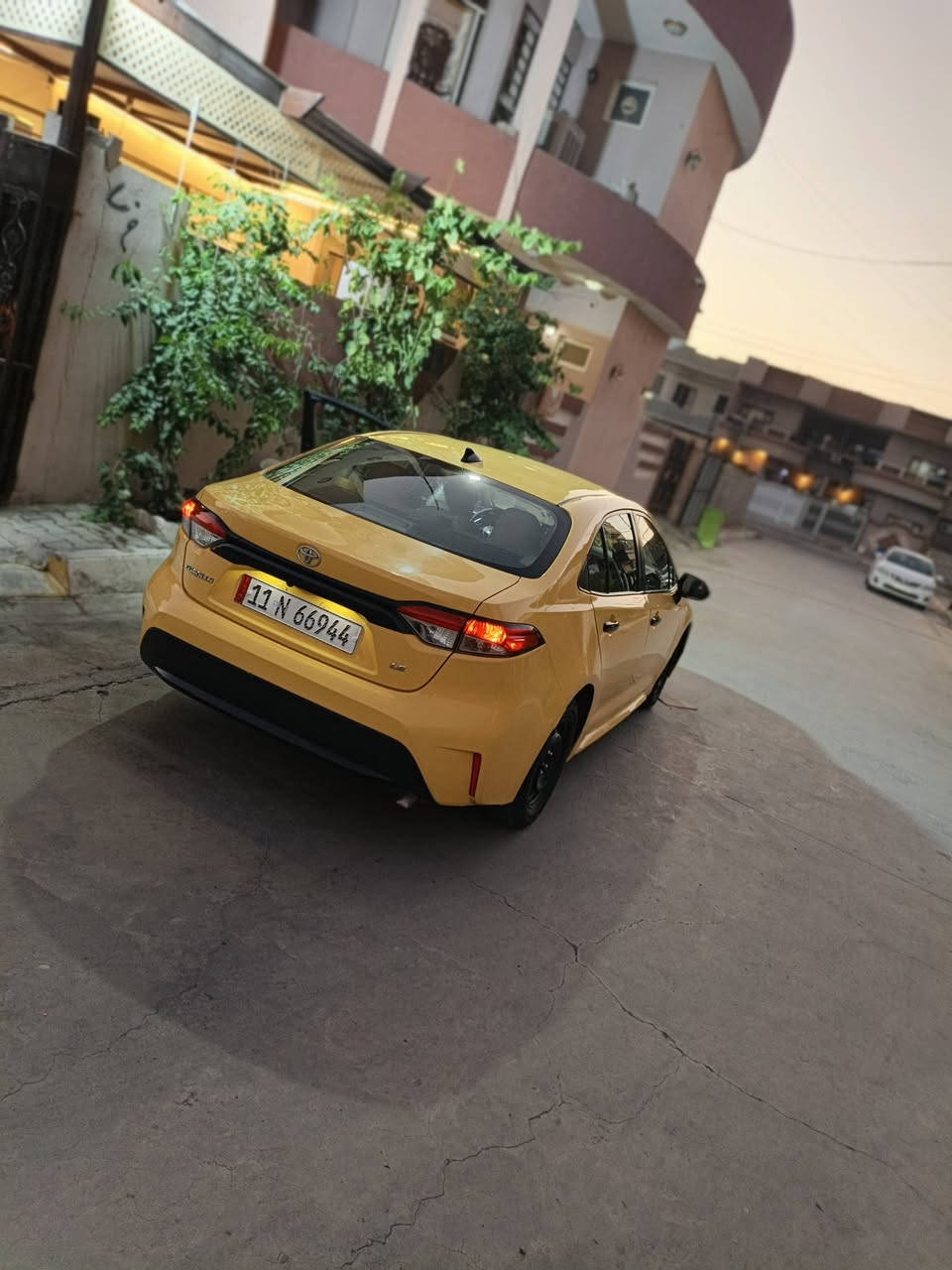 السلام عليكم كورلا 2020 ضررها موجود بل صور فقط باب خلفي ومصلح نفسه السياره كلها ليبل واحد ما مبدل بيها اي قطعه ضررها كلش خفيف ماشيه 104 محرك كير شرط منضومة غاز بيها السياره باسمي السعر. 164بيها مجال قليل *********** مكانها كركوك
