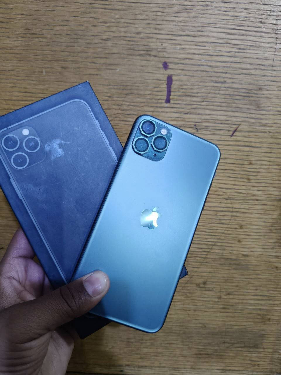 السلام عليكم أيفون 11 برو ماكس ذاكره 256 جهاز مبدل فقط شاشه ومال تفصيخ نظيف كلش شخط مابي بطاريه نسبته 80 فيس إيدي شغال جهاز نظافه 100/100 ويا كارتونه  السعر 300 ويرهم مراوس الاستفسار خاص أو وتساب ***********
