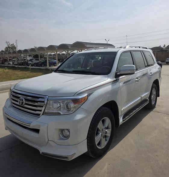 السلام عليكم
لاندكروزر ٢٠١٣ بريم ماشية ١٢٠ الف كيلومتر رقم سليمانية نظيفة جدا .
الملاحظات / بارد بالجاملغ الامامي جهة السائق وصبغ بين البابين جهة السائق مقدار بسيط اثر طخة في الباب الخلفي مثل ما موضح بالصور الاحمر صبغ والازرق بارد ..
السعر / ٣٧ الف دولار وبيها مجال حك جيتك اتصل وتدلل ***********
