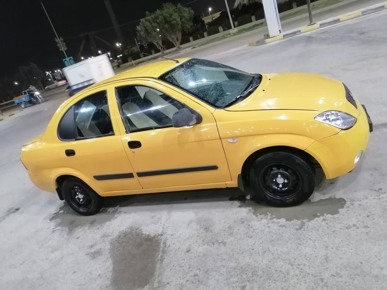 السلام عليكم سيارة طيبه موديل ١٦ رقم واسط مصفره غرامات وهيئة تحويل ثاني السياره مكفوله من مكينه وكير وتبريد ثلج تخم تاير جديد حداديه كهربائيات شغاله السياره جاهزه من كلشي مال جناي مكاني كوت مركز مدينة السعر 42 وبي مجال للاستفسار الاتصال على الرقم *********** أثير *********** اتصال فقط غير متواجد على نت
