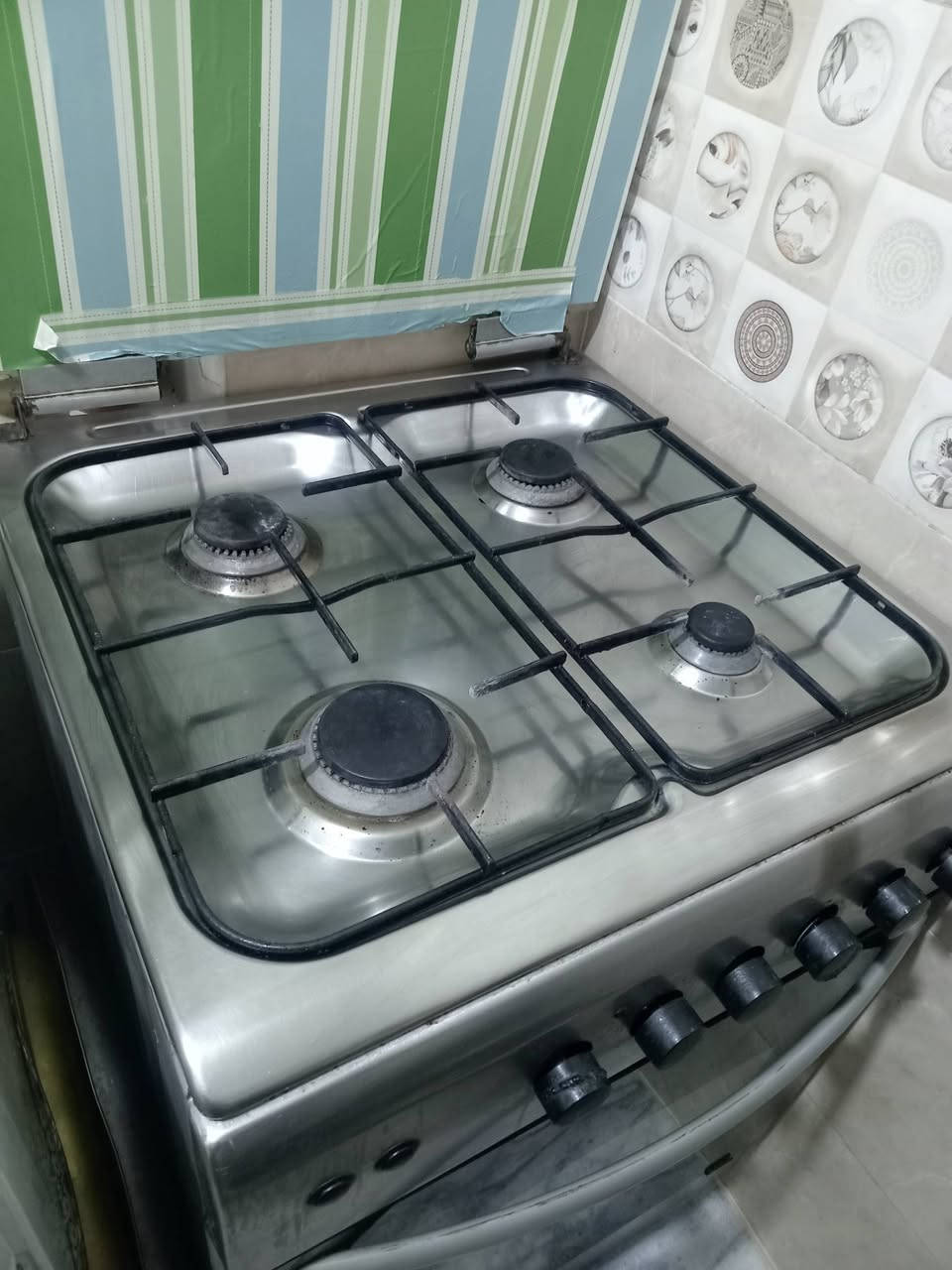 طباخ للبيع شغال السعر ٧٥ العنوان بابل المركز اي استفسار على هذا الرقم ***********
