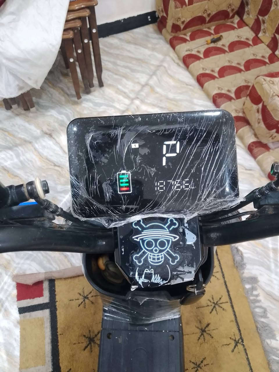 سلام عليكم دراجه شحن ار 9 موديل 24 دراجه حلوه بطاريات 32 سرعه 99 سويج زاءد بصمه مسجل شغال مكاني البصره القبله لسعر 300 بيه مجال لشراي***********
