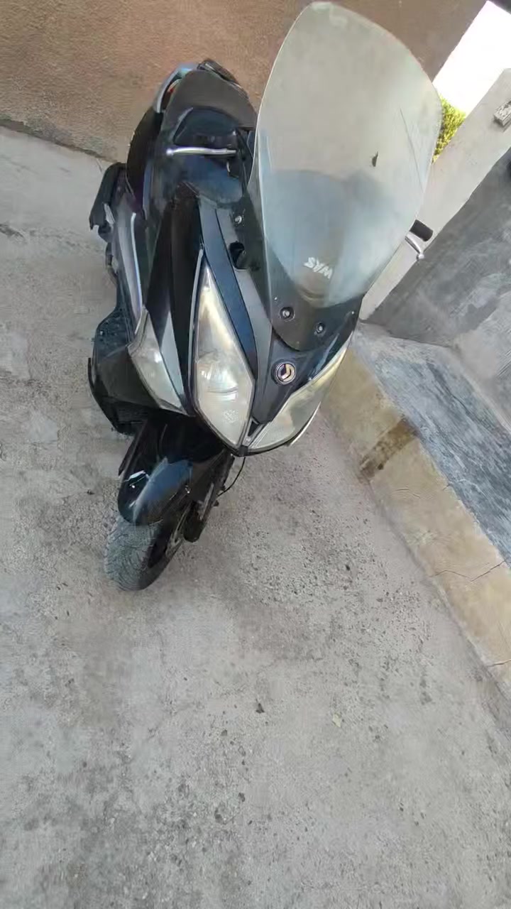 السلام عليكم دراجه سيام للبيع السعر 500 المكان الرضوانيه ***********
