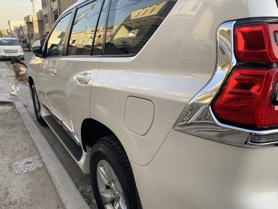 السلام عليكم 
للبيع تيوتا برادو ٢٠١٩ ساز TXS فول مواصفات كفاله عامة رقم بغداد بأسمي ماشية ٨٦ ألف . 
رايدهه ب ٣٩٥ و بيهه مجال بسيط حك الجيه مكاني بغداد 
***********
