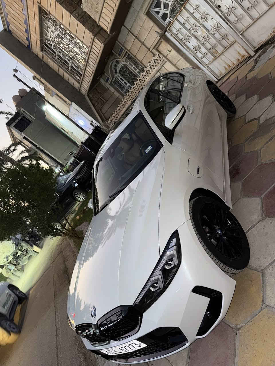 السلام عليكم 
Bmw 330e  2023 بانزين وهايبرد وكهرباء 
فول مواصفات داخل جكليتي  داتا شو بدون ايرباك مصبوغ جاملغ السايق  والبنيد فقط ممشى 24 الف ميل مكاني زيونه مابيها نقص اي شي السعر ٣١ ونص 
للتواصل ***********
