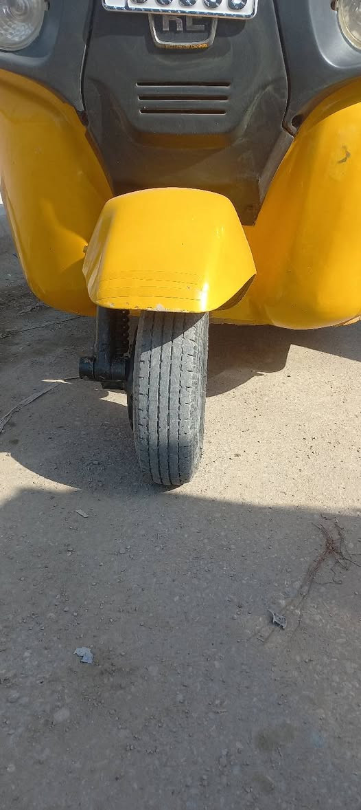 سلام عليكم تكتك للبيع موديل عشرين مصبوغه عام ومجفته عام الشراي يتصل عل الرقم ***********
