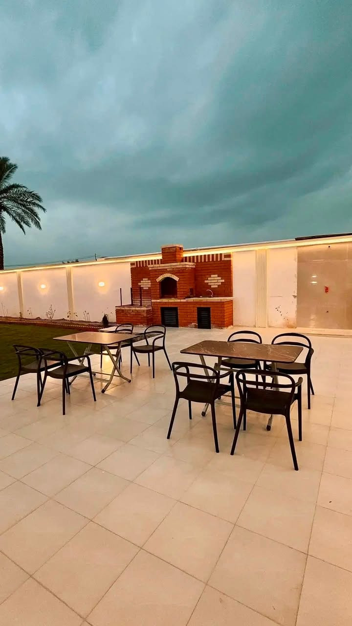 🏕️ مزرعة تالا للايجار اليومي 🏕️
✨ بأسعار مناسبة جداً! ✨
📍 العنوان:
 الدورة - البوعيثة
🏡 المميزات:
 🏊‍♂️ مسبح داخلي وخارجي ذو خصوصية تامة للعوائل.
 🛋️ استقبال كبير وغرفتين نوم.
 🎯 ألعاب كبار وصغار.
 🌳 حديقة بمساحة خضراء.
🔒 مزرعة موثقة ومضمونة
📞 للاستفسار: ***********
