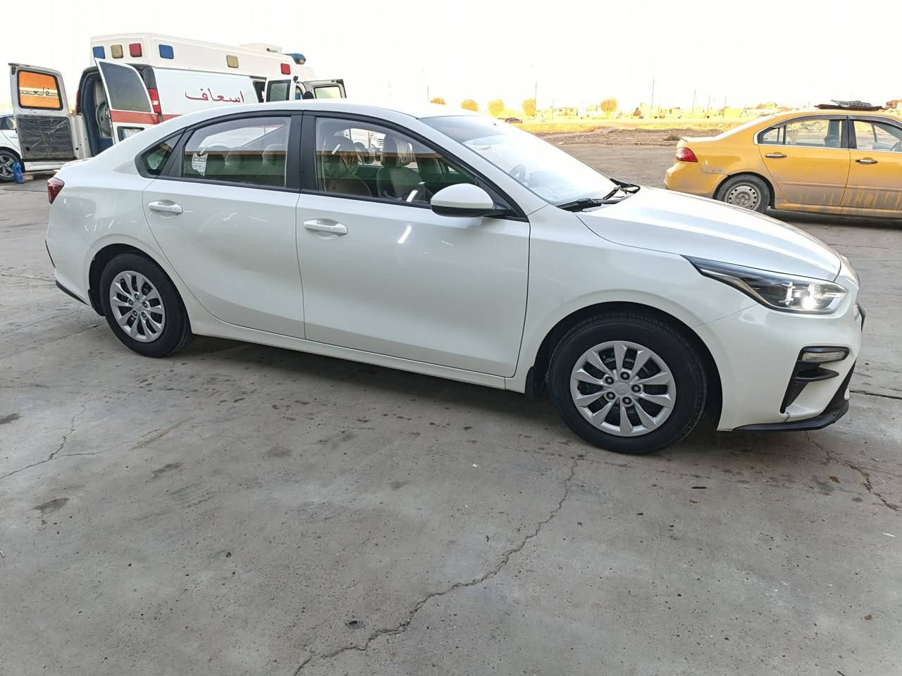 السلام عليكم كيه سيراتو موديل 2021 خليجي رقم ذي قار سنويه لغايه 2027  استخدام شخصي كفاله عامه ضربه وصبغ وتبديل وفتح فقط بارد بصيط كتاب الفحص مرفق بالمنشور استقطاع مباشر من الشركه وكاله مضمونه مكينه 1600 دوش شرط مامفتوحه ماشيه 77 حقيقي سياره جديده مكينه كير حداديه تبريد تدفئه تخم تاير جديد سياره من الداخل ومن الخارج  عل وضع الشركه مكان السياره ناصريه السعر 148 التصال ***********
واتساب ***********
