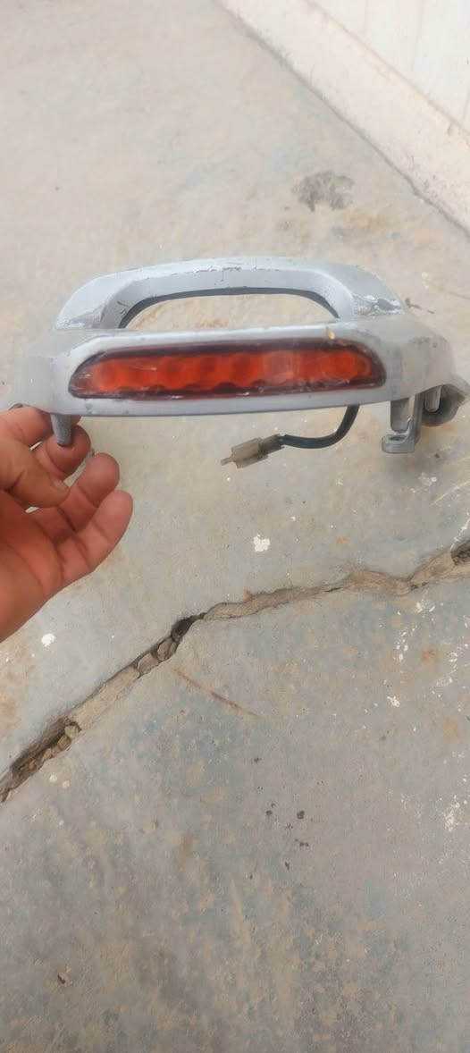 السلام عليكم حبايب عندي هاذا سبايدر مال دراجة للبيع ***********
