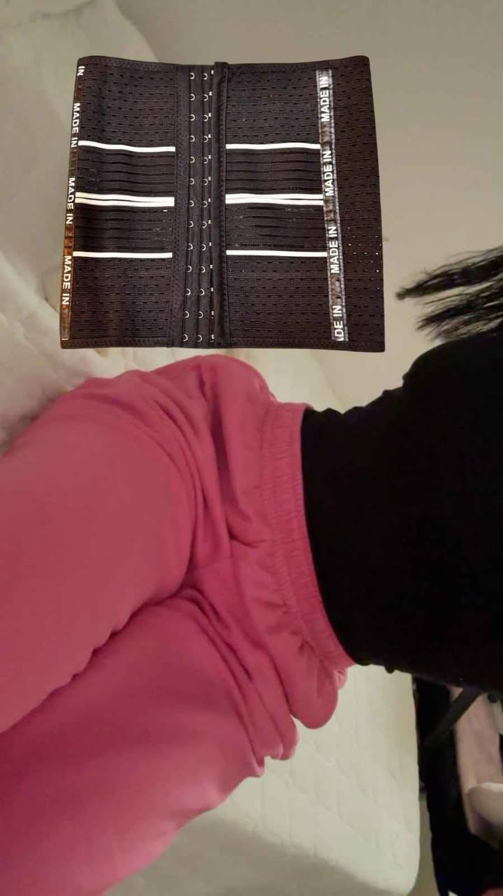 مشد البطن والخصر الافضل لجسم مثالي للنساء

      مميزاتة 
يعمل مشد البطن على جعل الجسم
 مرسومٱ ورشيقٱ
للحصول على جسم منحوت

يساعد على استعادة مظهر البطن‎ 

لا يظهر تحت الملابس لان خفيف وبنفس الوقت الشد مالتة قوي
 تجنبي استخدامه اتناء النوم

القياس m-l-xl-2xl

👈🏻💌اي استفسار او الحجز ***********
#لجميع بغداد, العراق
