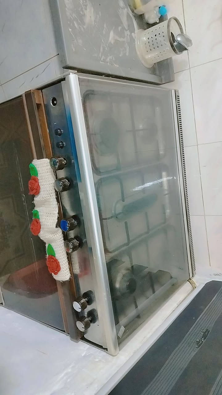 السلام عليكم عندي طباخ للبيع اشتريته والله جديد ونضيف وناره اتخبل وفرنه يخبل وفرنه داخلي سلايت واي زنجار مابي لان شتريت كاونترات تركي وبي طباخ من ضمن كاونتر اشتريته 225 اريده 175


**إذا كنت صاحب هذا الإعلان وتريد حذفه لأي سبب، رجاءا أرسل رسالة إلى الدعم الفني**