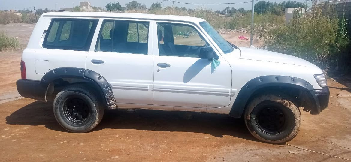 نيسان باترول 2000رقم بصره مشروع وطني للبيع مناقصه شي السياره جاهز ه ***********
