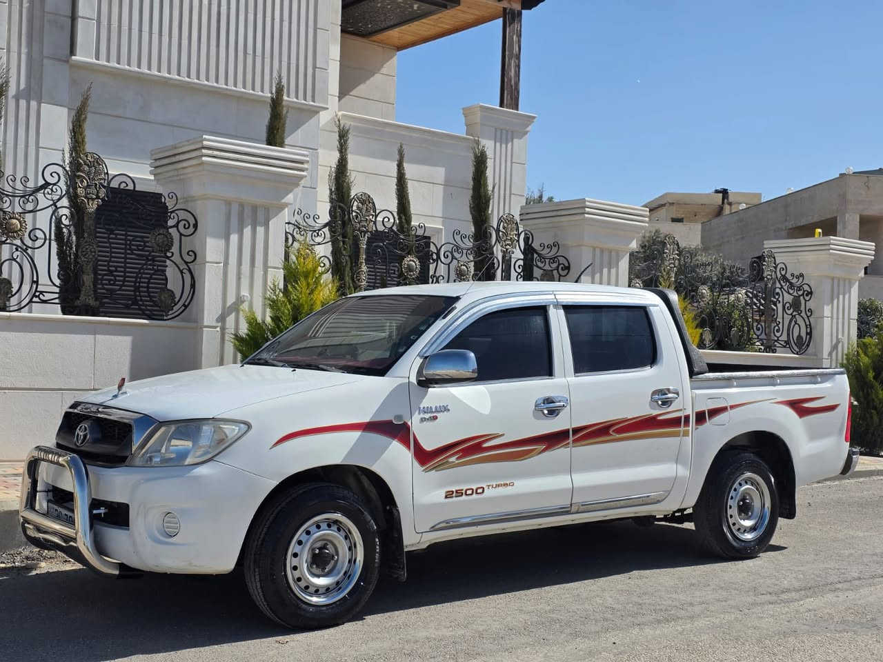 بكم هايلوكس 2011 سعودي وارد عبد الطيف جميل
فحص كامل  4جــــــيــــــــــــــــــــــــــــــــــــــد
ماتوررر 25 فحص
مكيف حامي بأرد شغال ثلج
طقم كوشوك  جديد
زجاج كهرباء سنتر لوك
دواخل الشركه كامل ولا خدش
ت 
ماشاءالله تبارك الله
‏0781221591


**إذا كنت صاحب هذا الإعلان وتريد حذفه لأي سبب، رجاءا أرسل رسالة إلى الدعم الفني**