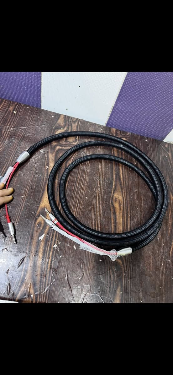 كيبل مال سماعه 4 ب ثنين راس بي 2 وراس ثاني بي 4 طول 4 متر كولش ثخين وقوي وزنه ثقيل كوالتي كولش عالي اصلي ختصاص صوتيات ***********
