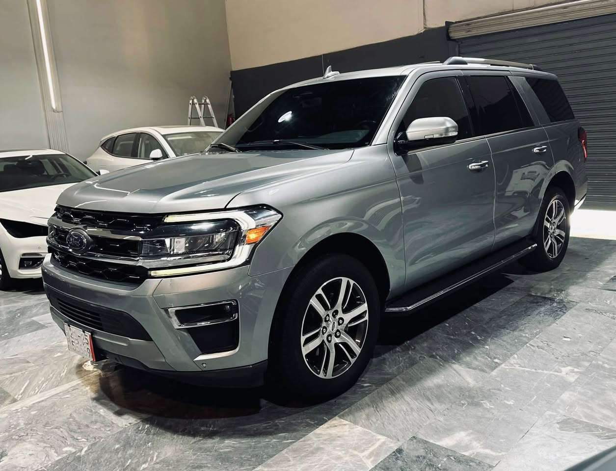 السلام عليكم
#للبيع  بسعر 33 الف دولار
FORD EXPEDITION LIMITED

الموديل : 2023
العداد : 58 الف مايل
المحرك : v6 سعة 3,5 توين توربو 375HP

المواصفات : لمتد شاصي قصير
( بانوراما , حساسات امامية وخلفية ، رادار امامية وخلفية ، تحديد مسار ، نقطة عمياء ، لايتات LED متكيفة مع المنعطفات  ، كشنات ViP لون ماروني تدفئة وتبريد وميموري ،
الخ )
حادث السيارة موضح بالصور تبديل بيبان عدد 2 وًجامرلغ خلفي نص ، ايرباكات تكم فقط مرجعة سستم تصليح 100% جاهزة بدون اي نقص

ترقيم جديد اربيل

رقم الشاصي
1FMJU1K8XPEA11341

موقع السيارة : كركوك
للاستفسار
***********
