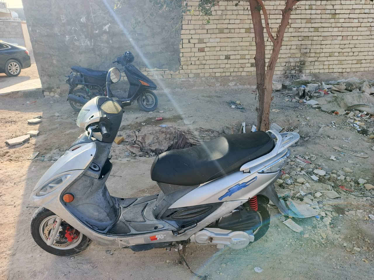 سلام عليكم دراجه للبيع كامكو جي 4   حاويه  ما مفتوحه كهربائيات شغاله ما عزيه اي شي  مكان نجف كوفه السعر 525وبيه مجال خاص مفتوح رقم ***********
