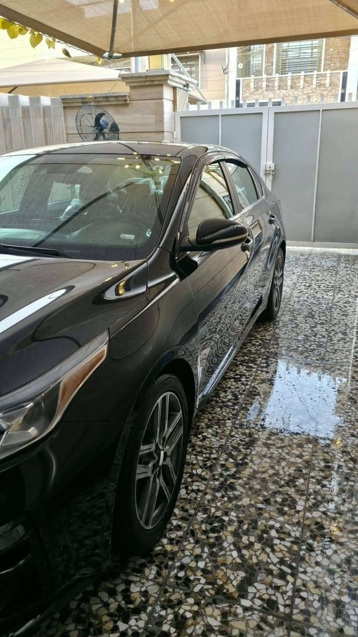 السلام عليكم ورحمة الله وبركاتة
للبيع كيا فورتي موديل 2019 اكلين تايتل مكينة 2000 دوش 
رقم بغداد بدون حادث بدون ايرباك بدون تبديل 
فقط جامرلغ خلفي اكلير 
مواصفات  EX
محرك كير كهربائيات كل كفالة تخم تاير جديد 
مكان سياره ديالى بعقوبة 
***********
