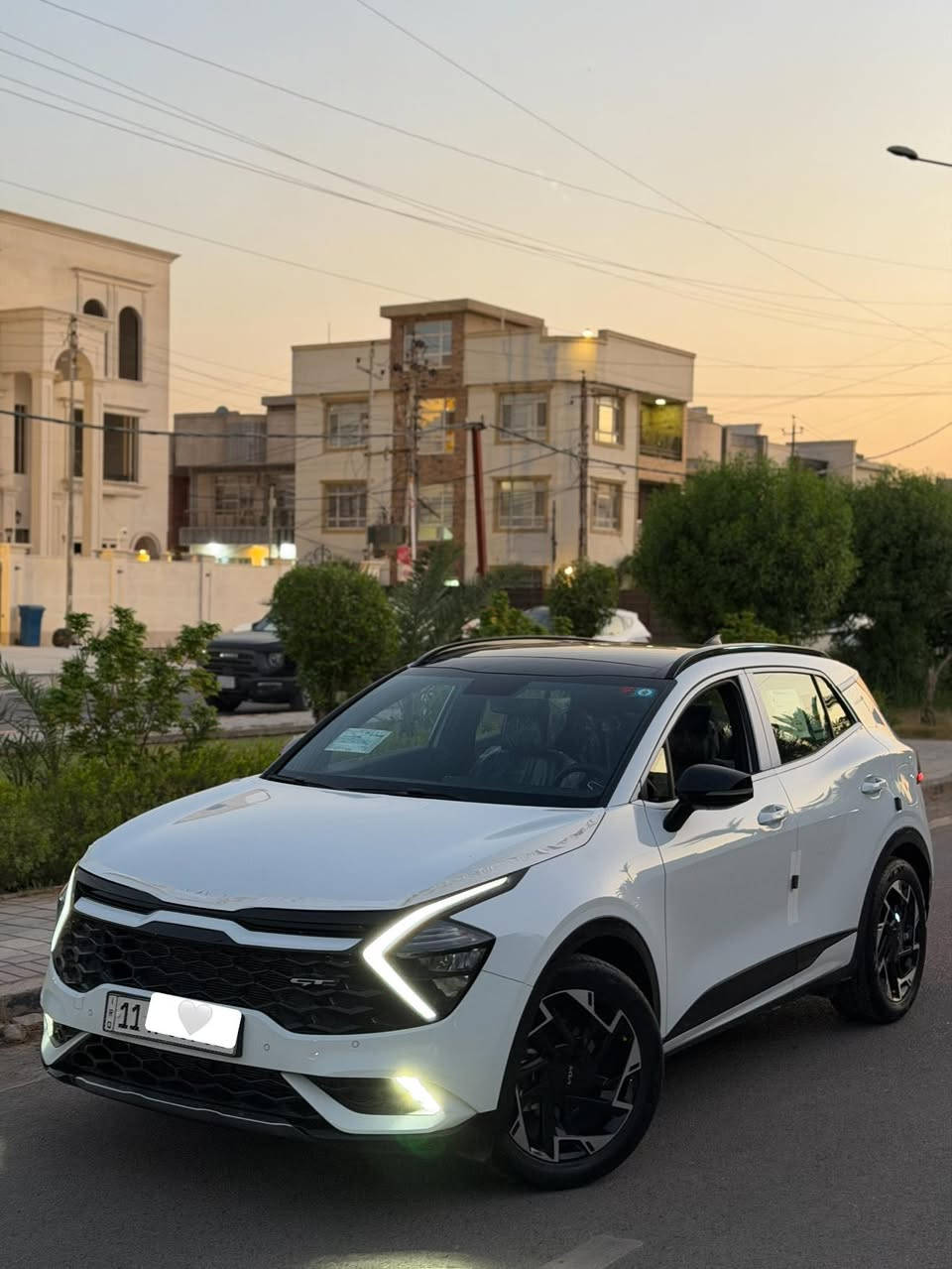 السلام عليكم كيا سبورتج ٢٠٢٥ 
خليجي جي تي لاين فول ١/١ 
ماشية ٧ فقط بعدها بحالة الزيرو
مواصفات 
بنوراما
بصمة تشغيل
كشنات جلد +كنتارة
كشنات كهرباء
لايت لد 
لايت زنون
بلوجكتر لد 
بك لايت لد مع الأشارة ايضاً لد 
صندوك كهرباء
بصمة ابواب
مري شفط
اشاير مري
تحكمات ستيرن
شفتات سرعة 
شاشة متصلة
التحكمات بل داخل كلها لمس 
هاند بريك بصمة
حساس امامي وخلفي
كشنات + ستيرن تدفئة
شحن لاسلكلي 
محرك ٢٠٠٠ دوش 
مكفولة من الضربة والصبغ والتبديل عدا بارد بل باب بدون فتح 
محرك وكير مكفولات لا فتح ولا شي 
السعر ٢٣٨ ورقة
العنوان بغداد حي الجامعة 
الرقم ***********
