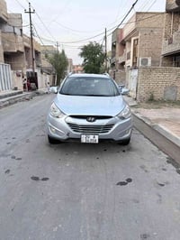 توسان 2011 وراد امريكي للبيع السعر 118 وبيه مجال  رقم انكليزي بسمي وهز...