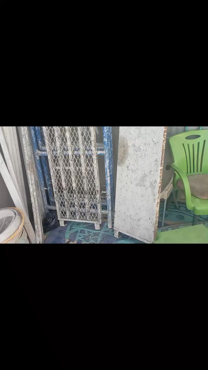 عدد 2 العرض 80 المكان طهمازيه جدد استعمال قليل *********** السعر 100 وبيهن مجال
