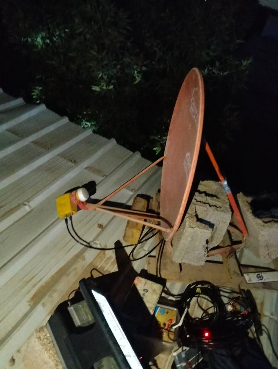 الحمد لله ، جزء من عملنا تنصيب طبق حجم 70cm نحو مدار النايلسات 7° غرباً مع ألتقاط كافة قنوات و باقات المدار المتنوعة الدينية _ الإخبارية _ الوثائقية _ مسلسلات _ أفلام _ كارتون أطفال _ الرياضية .. الخ 📡🛰️

العنوان. : الكوت _ زين القوس 

للتنصيب يمكنكم التواصل عبر 
الهاتف : ***********
واتساب : ***********

#عملنا كافة مناطق الكوت
