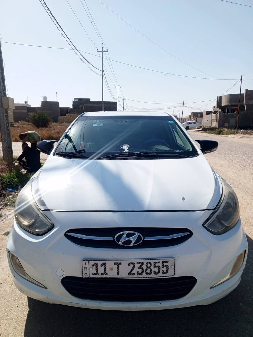 السلام عليكم ورحمه الله اكسنت موديل 2017 رقم بغداد انكليزي سياره باسمي تحويل ثاني  محرك وكير مكفولات وصدر جديد سياره خير من الله ما بيها نقص برغي تبريد تدفئه شاشه وكامره بيها 4قطع صبغ فقط بدون حادث ودواخل اثر شخوط سياره شوفت عيونكم بلحقيقه بعد احلا 
المكان بغداد الدره *********** السعر 100$وبيها مجال كلش قليل
