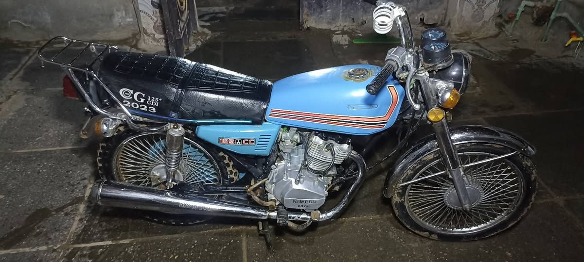 السلام عليكم دراجه نامه برو مديل 23 اوراق سكنر دراجه نضيفه مامفتوحه كلشي شغال بيها تاخذها علئ الفحص السعر 700 او بيها مجال *********** العنوان مركز الديوانية
