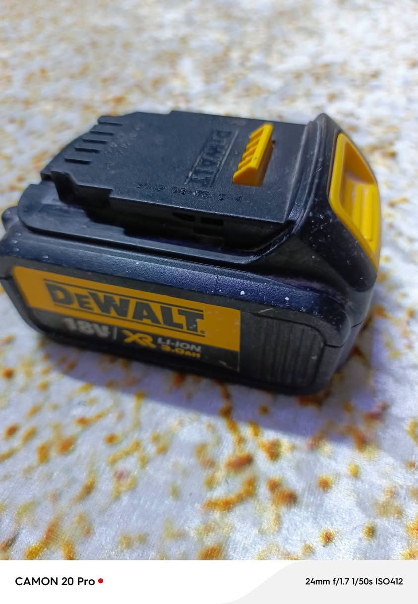 بطارية ديوالت 3A
مراوس بدريل همر كهرباء حسب الاتفاق .
***********واتساب
