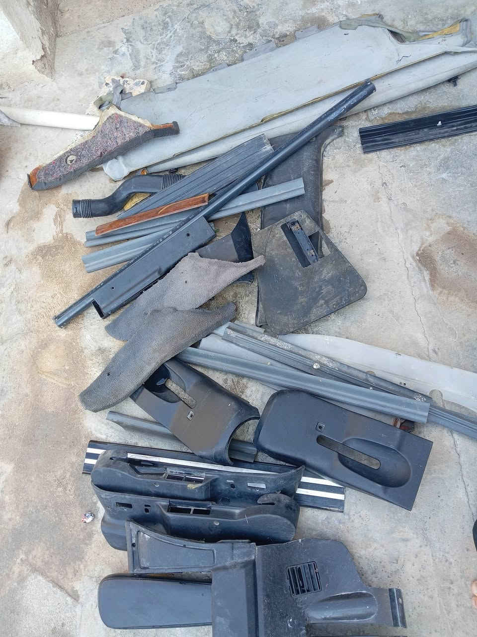 غراضي بي ام دبليو ٧٣٥ عنوان ميسان ابيع غراض شلع (١٥٠) الف قفل قفل  اي استفسار اتصل على الرقم *********** وتدلل
