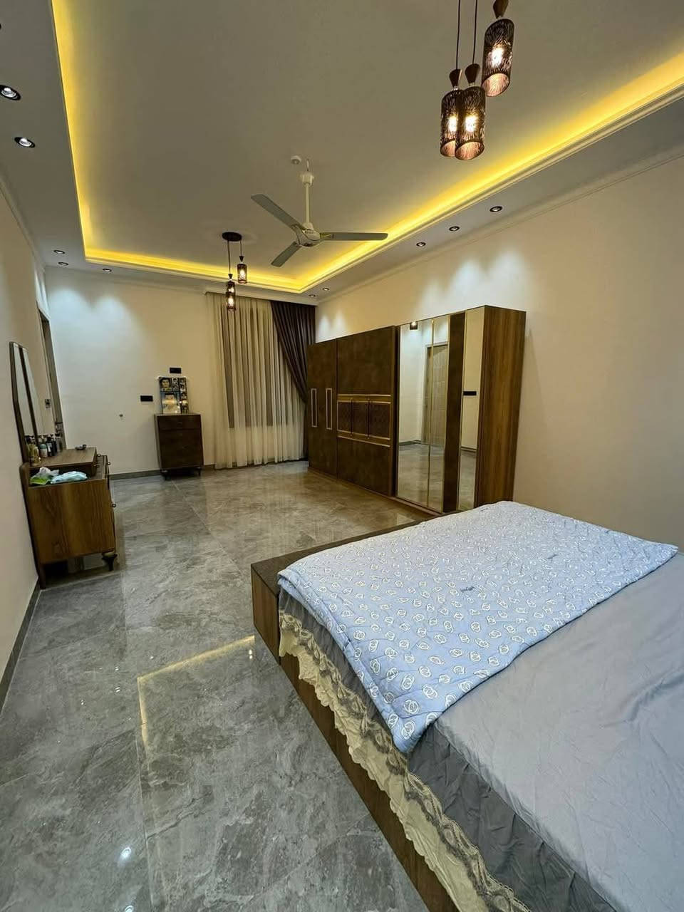 دار للبيع طابو صرف 162م واجه 8م نزال 20.25م
كرامه الثانيه موقع جيد 

حديث البناء 
طابقين 3 غرف نوم استقبال هول مطبخ مجمع صحي كراج سياره 
واجهة مرمر ارضيه مرمر 
ثلاث طوابق مجهز بجميع الخدمات 

———————————
مكتب الوسيط للعقار والمقاولات العامه 
الكرامة شارع الكرامة الرئيسي قرب كلية المستقبل سابقا 
***********
*********** وات ساب
