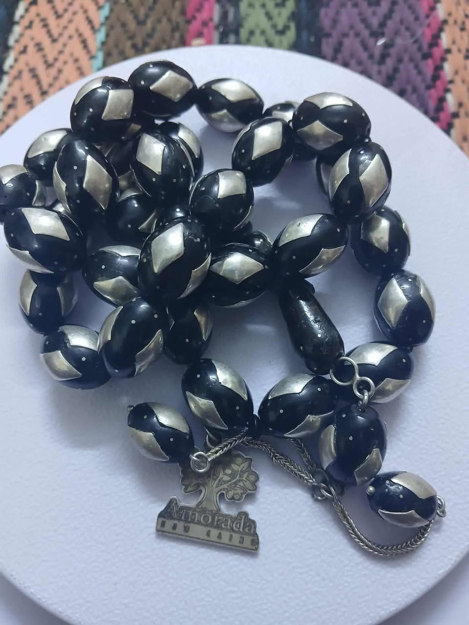 سبحه يسر حجازي قديم انتيك بقلاوه دك فظه مكانب بغداد بي كسر خفيف بلشاهد 
***********
