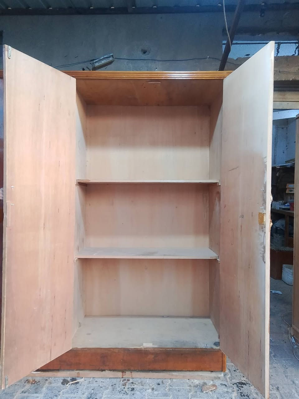 سلام عليكم كنتور ابو تلاثه نضيف كلش كلش كلش ماكو اي عيب بي سعره 160بل عافيه عل ياخذه يوجد توصيل فقط بغداد التواصل ***********
