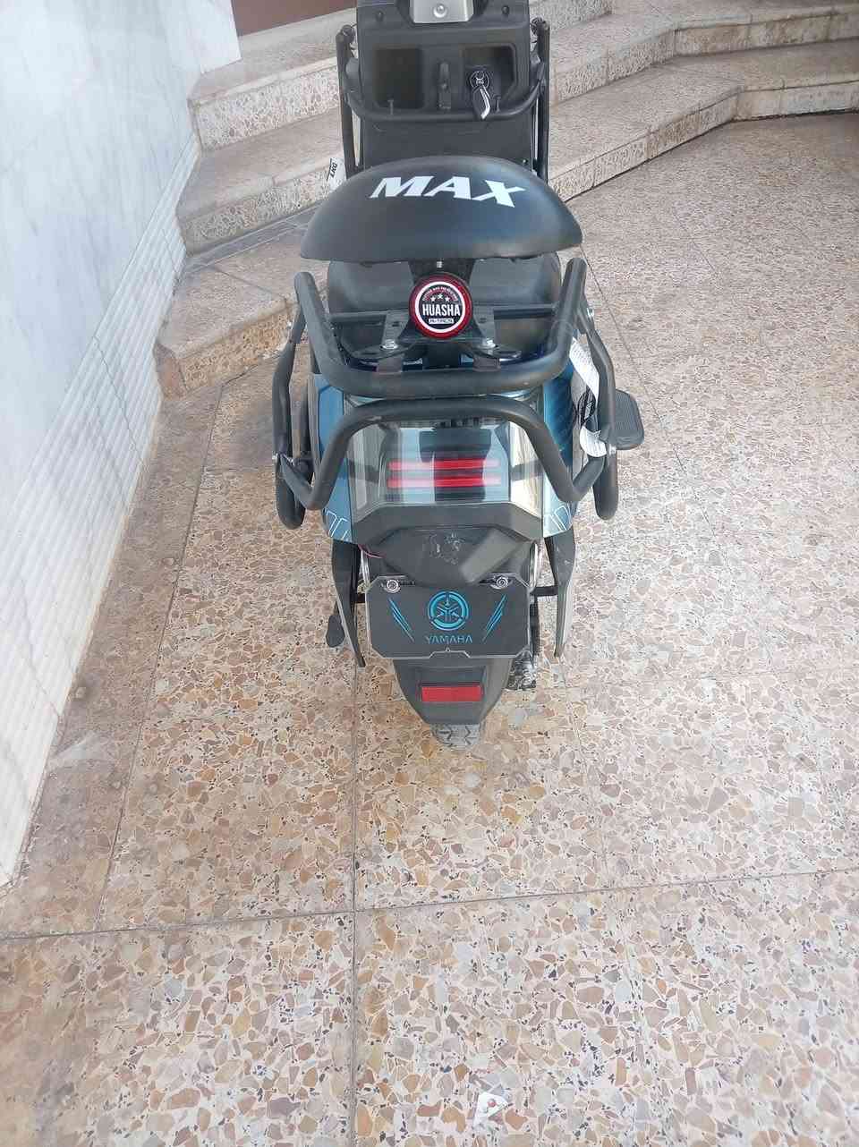 السلام عليكم متاح ماطور شحن سكنس مدرع كامل مكمل اي نقص مابي البطاريات بي اثنين مو زينه فقط السعر 575 وبيه مجال العنوان هيت الجبل قرب شركه صدى الناعور ***********
