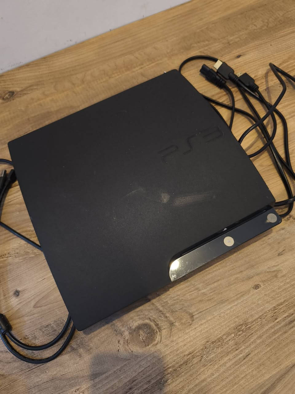 بلي 3 سلم مهكر
PS3 Slim
نظيف جدا
كامل الملحقات
جويستك عدد 2 + كيبل شحن + كيبل كهرباء + كيبل HD

يحتوي على 6 العاب
بيس 21
درايفر GTA V
Sniper elite 3
battlefield 3
سباق سيارات
The Toy story 3

السعر 115
العنوان : ميسان - الشبانه
للتواصل خاص او واتساب

***********
