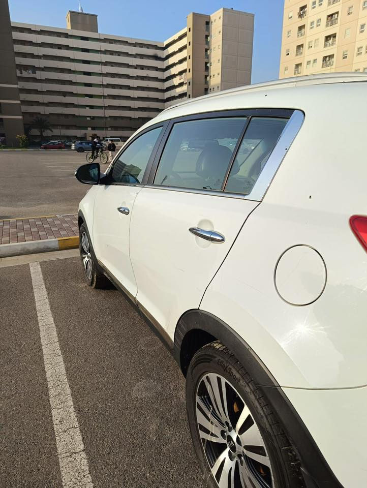 خليجي كفاله بدون صبغ
موديل 2015
السعر 153 وبيها مجال
مري شفط 

كامره

حساسات 

عدا ملاحضات بسيطه كولش بارد حافه البنيد وبارد قليل بالجنطه كد شبر مو اكثر السياره بسمي مكانها بسمايه خاص ممتواجد فقط رقم ***********
