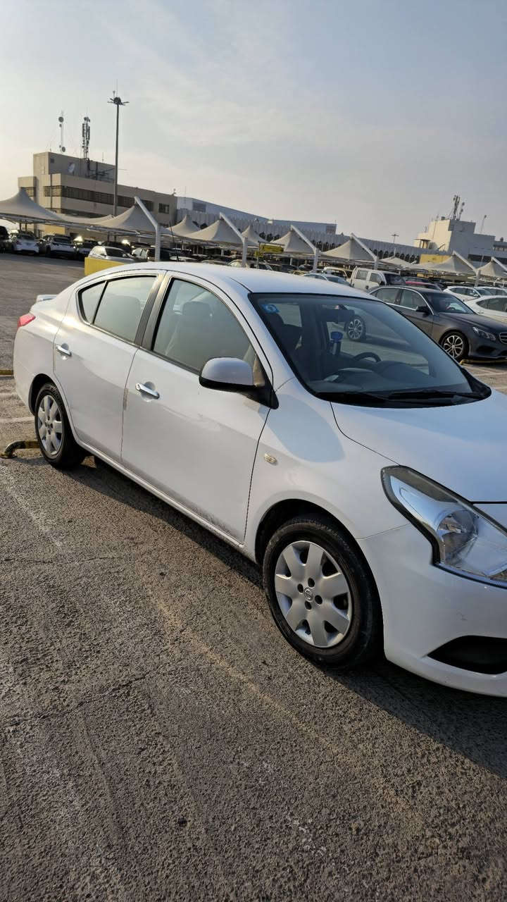 السلام عليكم 
نيسان سني هندي  ٢٠٢١ للبيع 
ماشية ٥٩ ألف كيلو حقيقي
كير مكينة تبريد مكفول
كفالة عامة عدا بارد هلال جاملغ خلفي وشخط باب عكس العبري وبيهه  سونار 
شاشة كبيرة حساس خلفي كامرة خلفية
رقم بغداد الدولي 
السيارة معروضة ب ١٢٢ وبيهه مجال حك الجية 
للإستفسار  ***********
